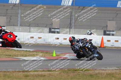 media/Nov-26-2022-Fastrack Riders (Sat) [[b001e85eef]]/Level 3/Session 3 Outside Turn 9/